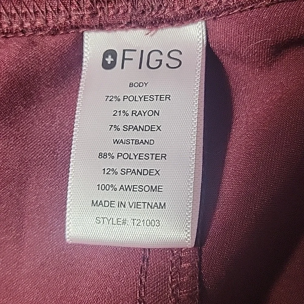 FIGS Burgundy‎ Medical Scrubs Men's Large